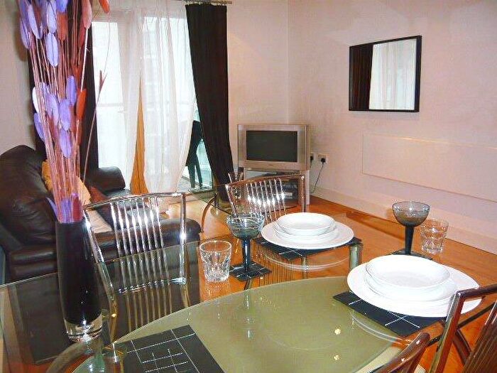 2 Bedroom Apartment To Rent In Mackenzie House Leeds Dock City Centre, LS10