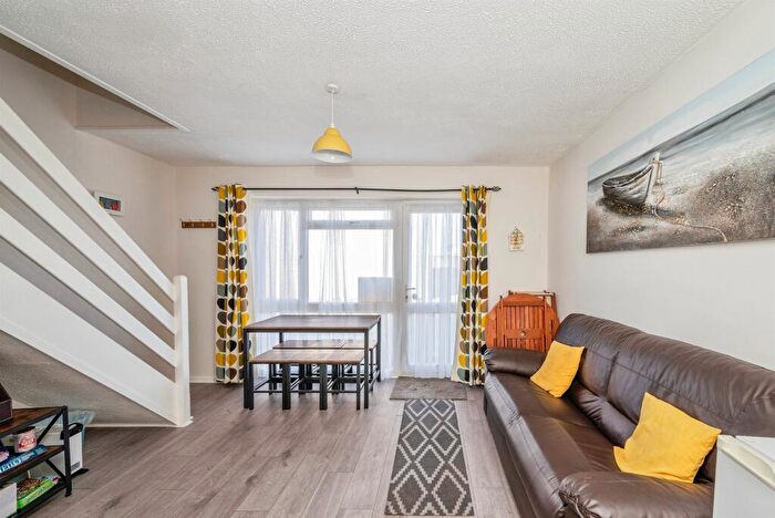 2 Bedroom Park Home For Sale In Newport Road, Hemsby, Great Yarmouth, NR29