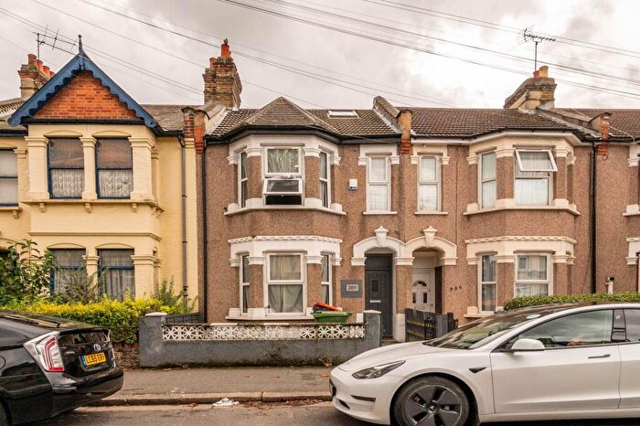 5 Bedroom Flat For Sale In Strone Road, Manor Park, London, E12