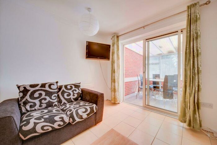 1 Bedroom House To Rent In Kent Avenue, Canterbury, CT1