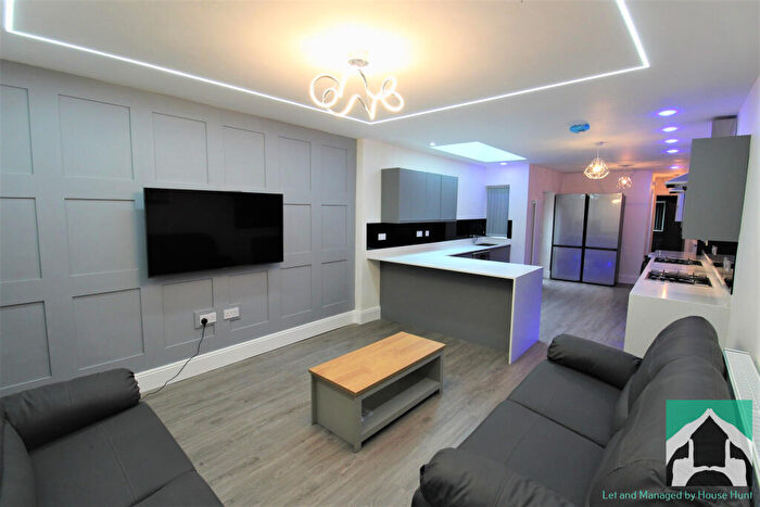6 Bedroom House To Rent In Alton Road, Birmingham, B29