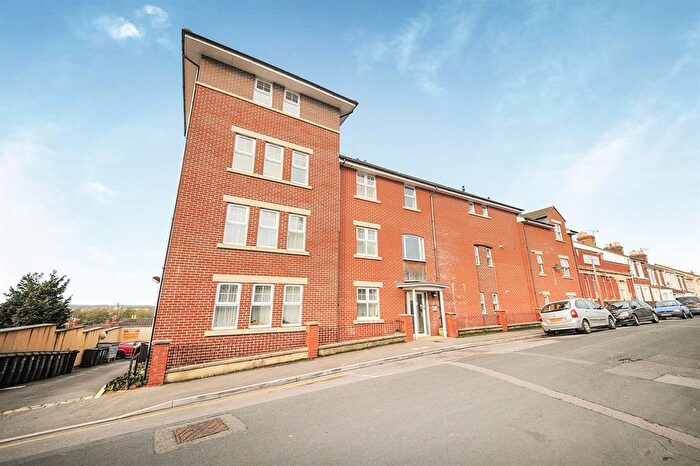 2 Bedroom Flat To Rent In Redcross Place, Swindon, SN1