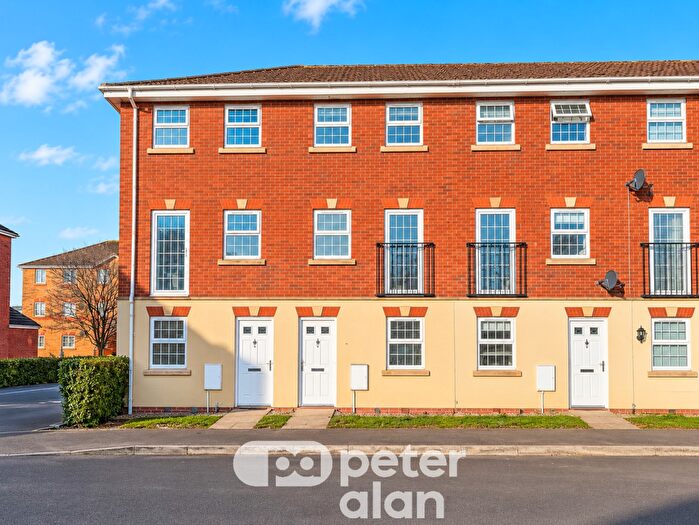 3 Bedroom Town House To Rent In Beaufort Square, Pengam Green, Cardiff, CF24