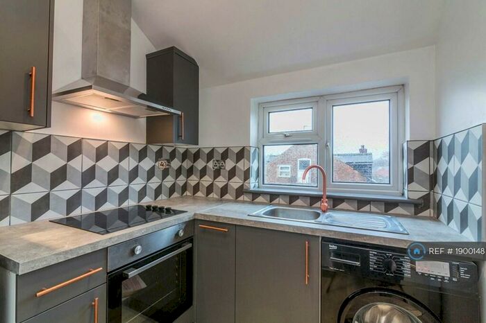 2 Bedroom Flat To Rent In Ebury Road, Nottingham, NG5