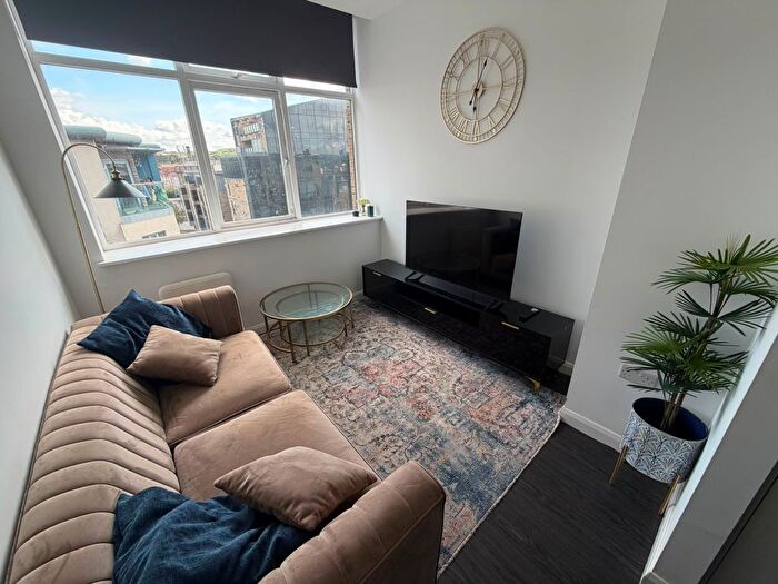 1 Bedroom Flat To Rent In East Parade, Bradford, BD1