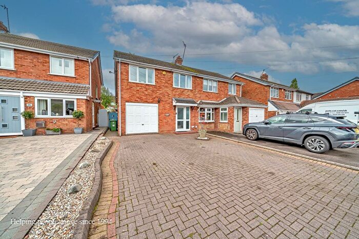 3 Bedroom Semi-detached House For Sale In Hawthorne Road, Cheslyn Hay, Walsall, WS6