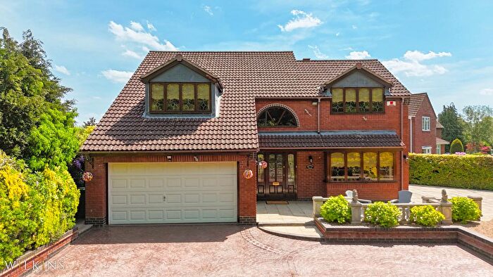 3 Bedroom Detached House For Sale In Weston Lane, Bulkington, Bedworth, Warwickshire, CV12