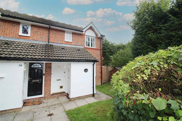 1 Bedroom Maisonette To Rent In Goddard Close, Maidenbower, Crawley, West Sussex., RH10