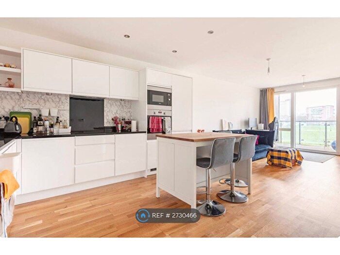 2 Bedroom Flat To Rent In Maher Court, London, E14