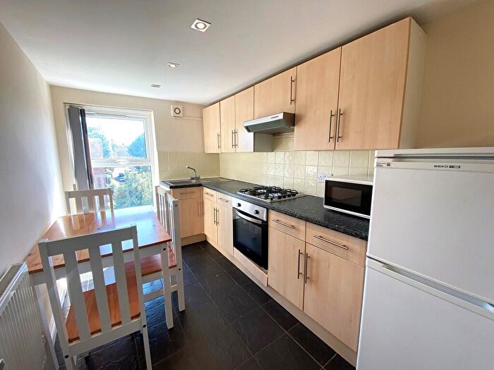 2 Bedroom Apartment To Rent In Cottage Grove, Southsea, PO5