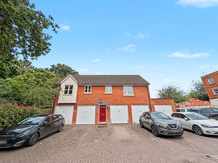 2 Bedroom Coach House For Sale In Fairby Close, Tiverton, EX16