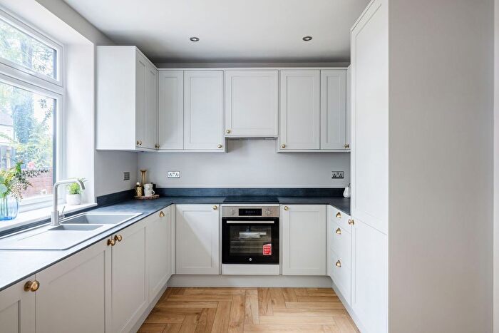 4 Bedroom Detached House To Rent In Longlands Avenue, Coulsdon, CR5