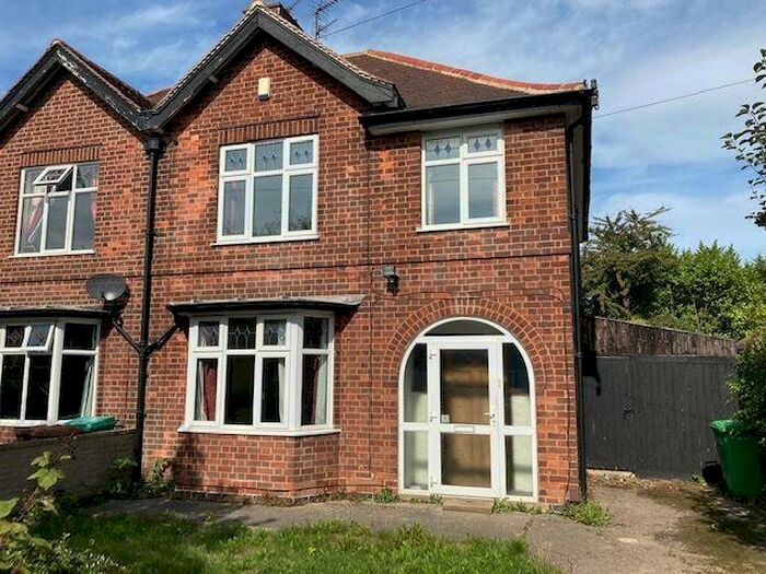 3 Bedroom Semi-Detached House To Rent In Sutton Passeys Crescent, Nottingham, NG8