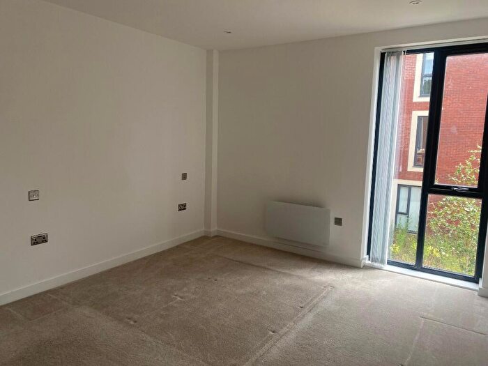 2 Bedroom Flat To Rent In Thackeray Lane, Godalming, Surrey, GU7