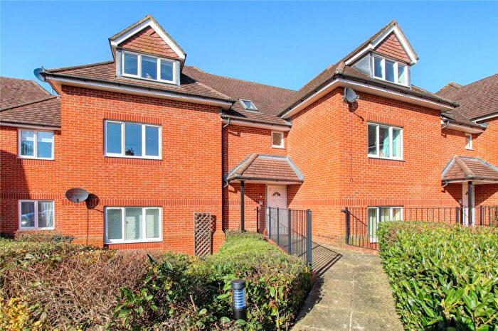 2 Bedroom Apartment For Sale In Roebuck Estate, Binfield, Bracknell, Berkshire, RG42