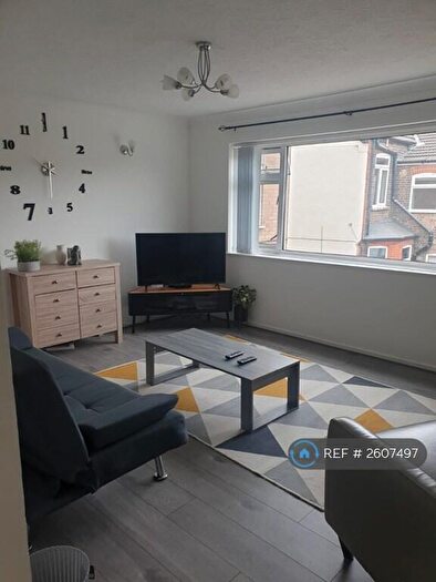 2 Bedroom Flat To Rent In New Bedford Road, Luton, LU3
