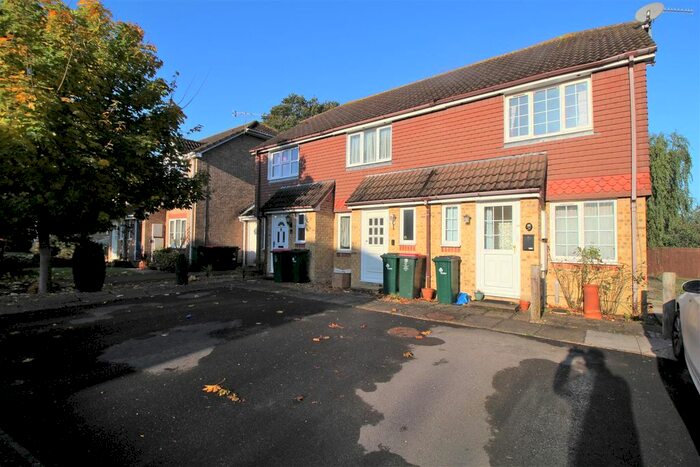 2 Bedroom Property To Rent In Vancouver Drive, Crawley, RH11