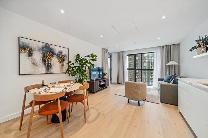 2 Bedroom Flat To Rent In Alma, New Drum Street, E1