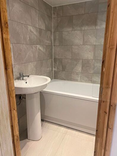 Studio To Rent In Crossland Road, Huddersfield, HD1