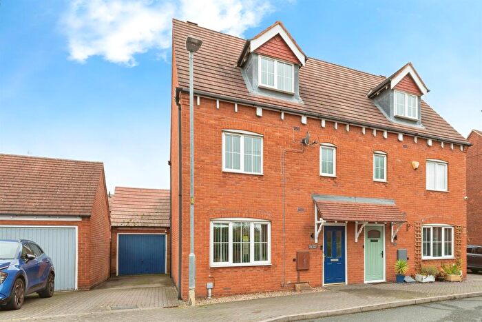 4 Bedroom Semi Detached House For Sale In Applebees Meadow, Hinckley, LE10