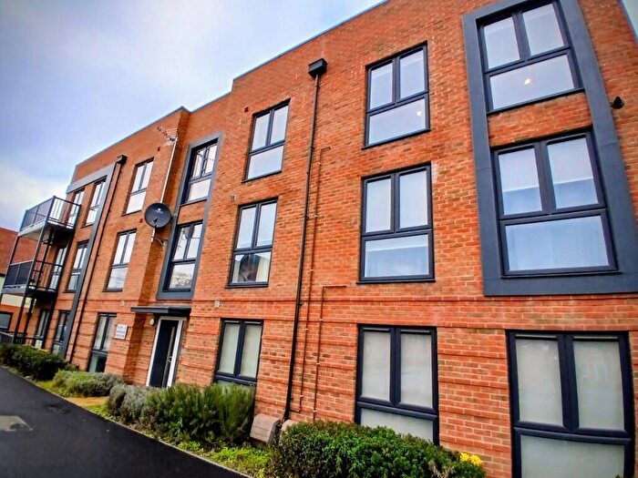 2 Bedroom Flat To Rent In Whiteley Way, SO30