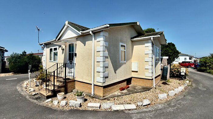 2 Bedroom Mobile/park Home For Sale In Sycamore Close, Oaktree Park, Weston-Super-Mare, BS24