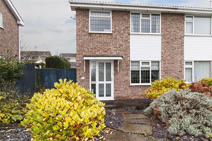 3 Bedroom Semi-Detached House To Rent In Darsway, Castle Donington, Derby, DE74