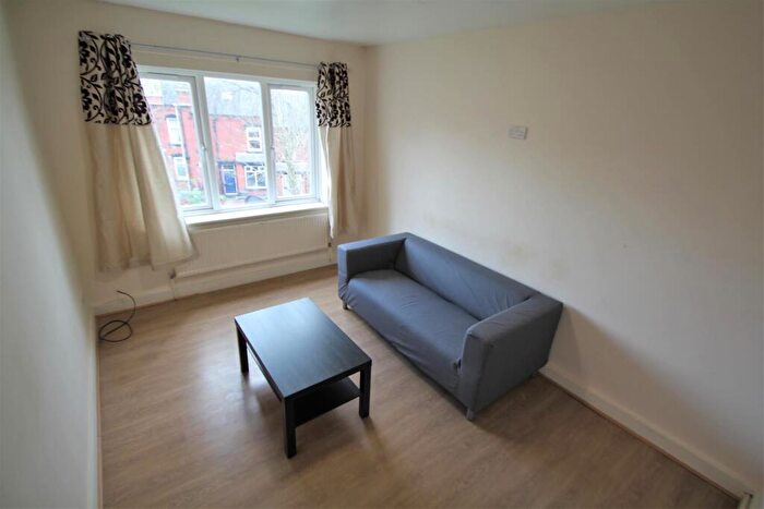 2 Bedroom Apartment To Rent In Pennington Court, Woodhouse, Leeds, LS6