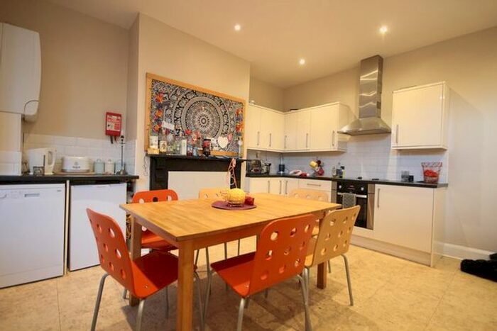 5 Bedroom Terraced House To Rent In Beechwood View, Burley, Leeds, West Yorkshire, LS4