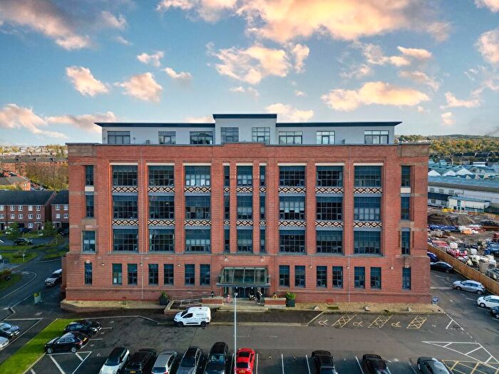 2 Bedroom Flat To Rent In Inverlair Avenue, Cathcart, Glasgow, G43