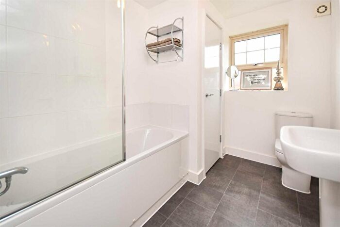 3 Bedroom End Of Terrace House For Sale In Diamond Drive, Corby, NN17