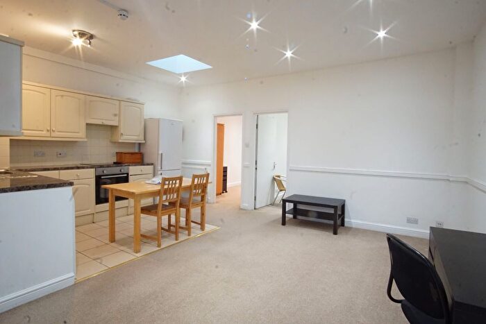 2 Bedroom Flat To Rent In Cricklewood Broadway, London, NW2