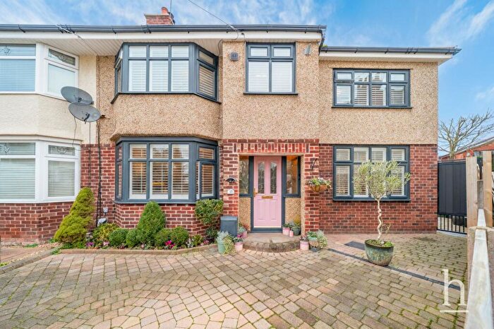 5 Bedroom Semi-Detached House For Sale In Kirkway, Upton, CH49