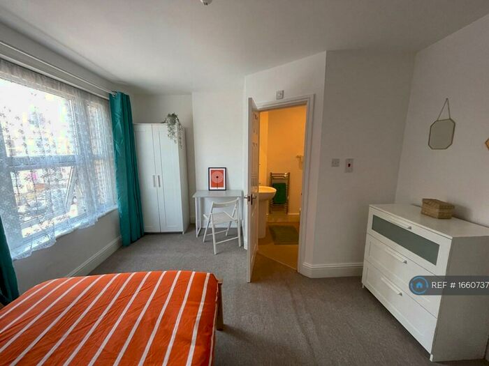 5 Bedroom Semi-Detached House To Rent In Seymour Road, Gloucester, GL1