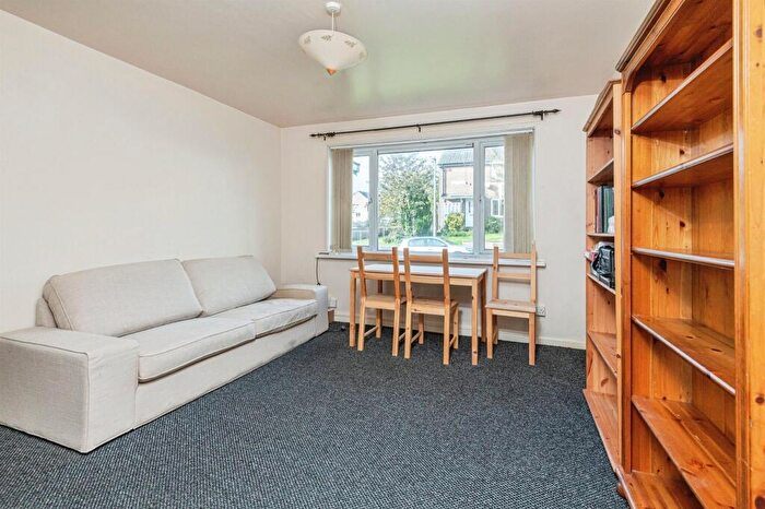 1 Bedroom Apartment For Sale In Calder Drive, Huddersfield, HD4