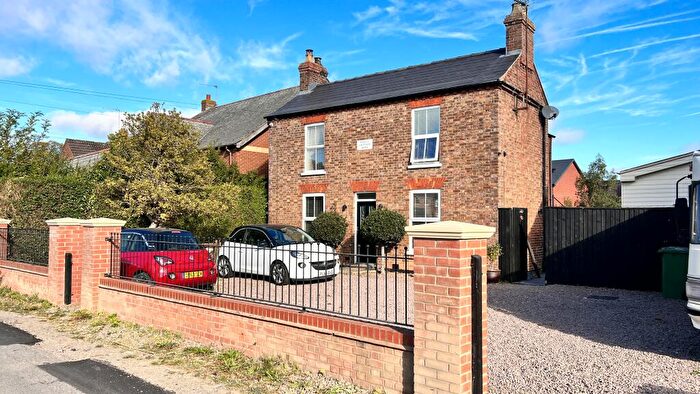 3 Bedroom Detached House For Sale In Holly Cottage, Gosmoor Lane, Elm, Cambridgeshire, PE14