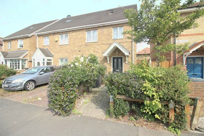 4 Bedroom House To Rent In Boundary Road, London, E17