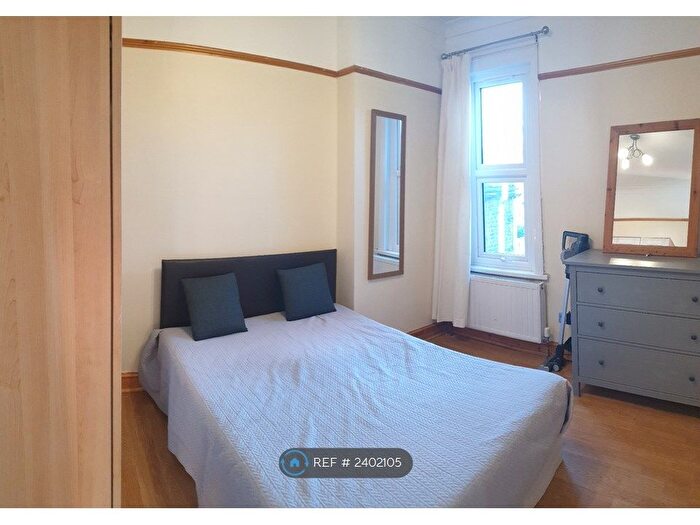 2 Bedroom Flat To Rent In Michael Road, London, E11