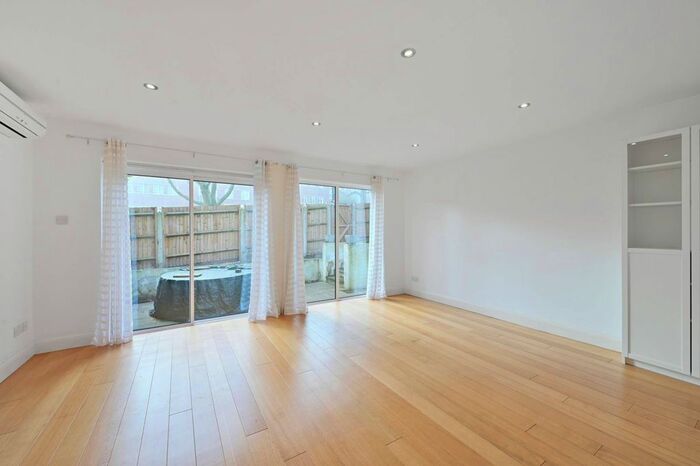 5 Bedroom Semi-Detached House To Rent In Belvedere Drive, Wimbledon Village, London, SW19