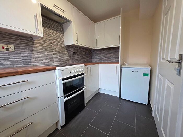 1 Bedroom Flat To Rent In Milestone Close, London, N9