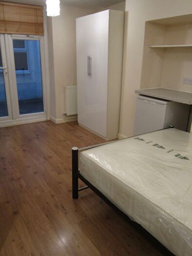 Terraced House To Rent In A Russell Gardens, London, W14
