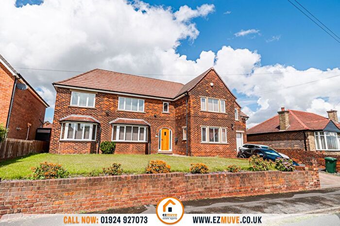 5 Bedroom Detached House For Sale In Ennerdale Road, Dewsbury, WF12