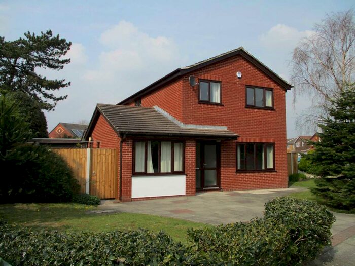 3 Bedroom Detached House To Rent In Preston Road, Southport, PR9