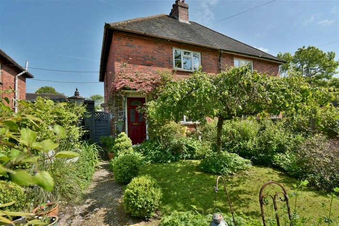 3 Bedroom Semi-Detached House For Sale In Ecchinswell, Newbury, RG20