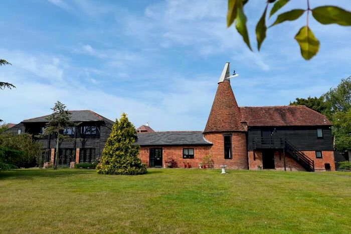 5 Bedroom Detached House For Sale In Ashford Road, High Halden, Kent, TN26