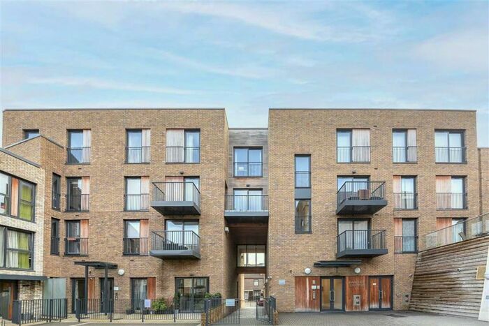 2 Bedroom Flat To Rent In Mary Rose Square, London, SE16