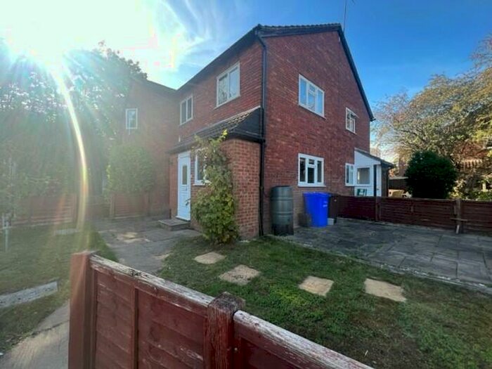 1 Bedroom End Of Terrace House To Rent In Westglade, Farnborough, GU14