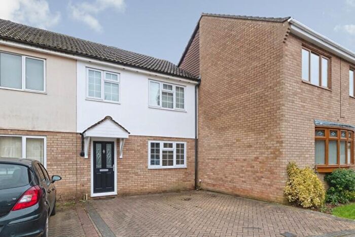 3 Bedroom Terraced House To Rent In Horsham Close, Banbury, OX16