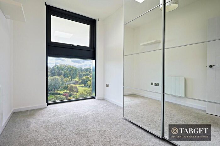 2 Bedroom Duplex For Sale In Edinburgh Gate, Harlow, CM20