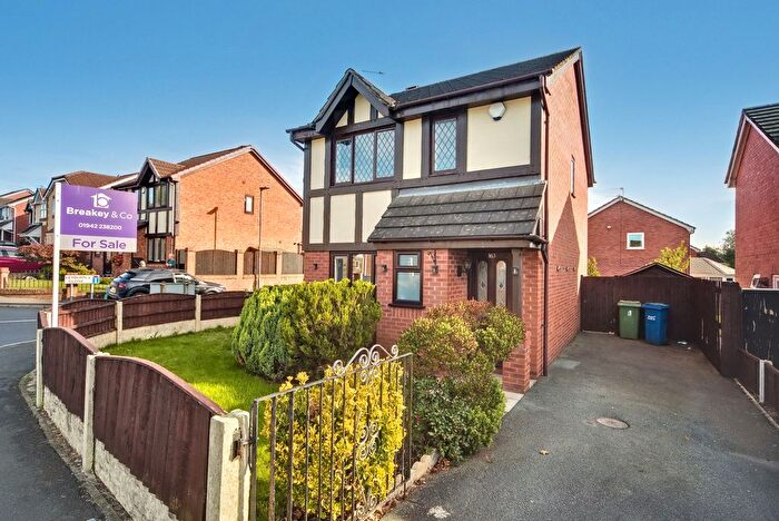 3 Bedroom Detached House For Sale In Platt Lane, Wigan, WN1